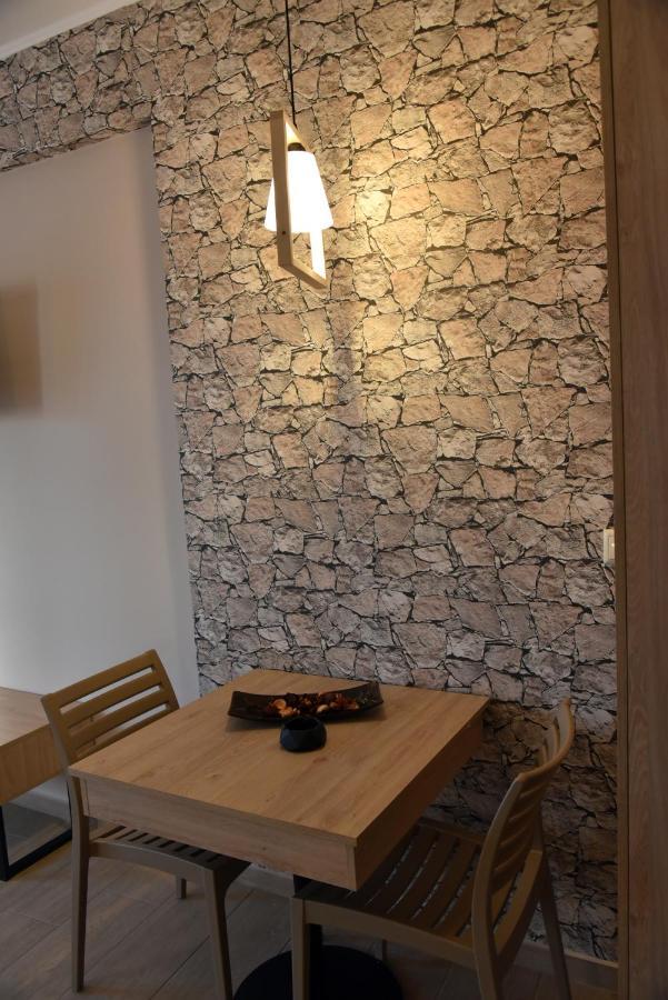 Aparthotel Shining Star Petra Esterno foto